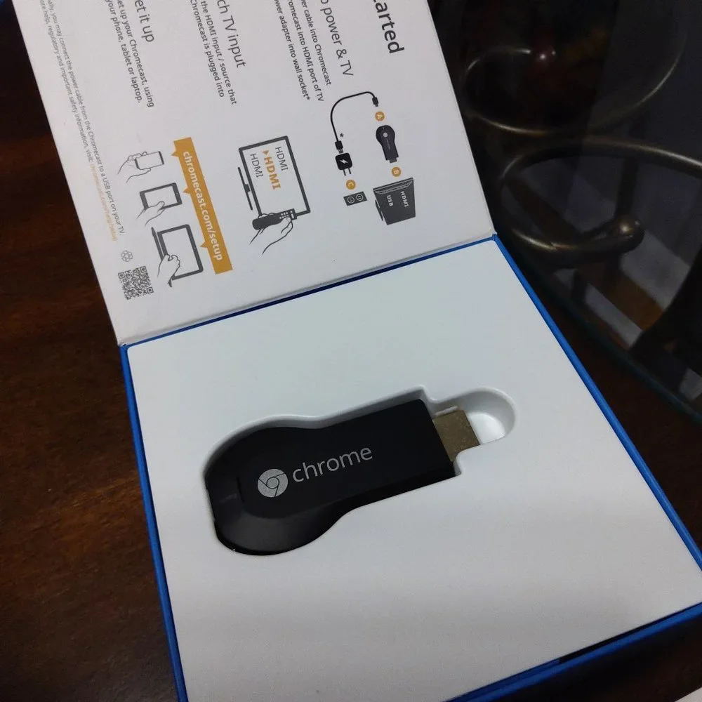 Google Chromecast (1st Generation) Streaming Media Player